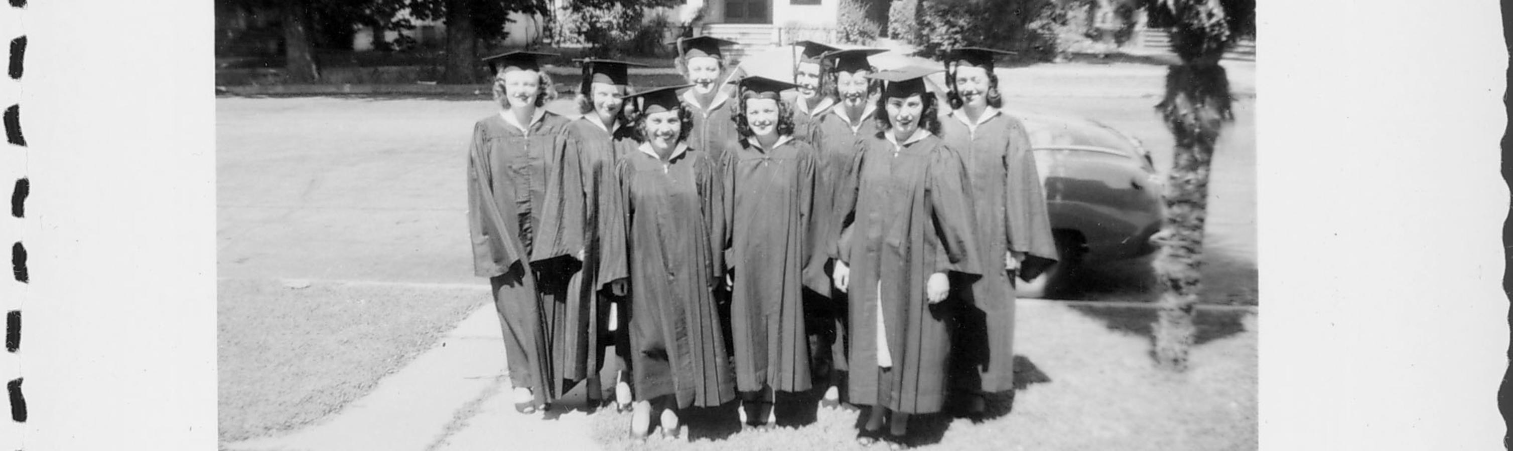 Group photo of San Jose State College 1947 graduates.